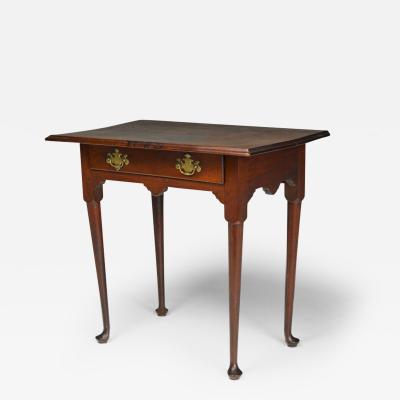 Elegant Queen Anne Table from Rhode Island