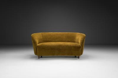 Elna Kiljander Rounded Sofa by Elna Kiljander for Mobilia Finland 1930s