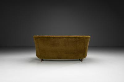 Elna Kiljander Rounded Sofa by Elna Kiljander for Mobilia Finland 1930s