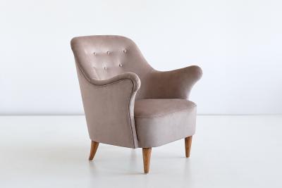 Elsa Gullberg Elsa Gullberg Armchair in Taupe Velvet and Elm Sweden Late 1930s