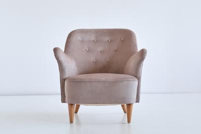 Elsa Gullberg Elsa Gullberg Armchair in Taupe Velvet and Elm Sweden Late 1930s