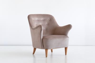 Elsa Gullberg Elsa Gullberg Armchair in Taupe Velvet and Elm Sweden Late 1930s