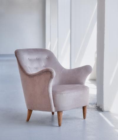 Elsa Gullberg Elsa Gullberg Armchair in Taupe Velvet and Elm Sweden Late 1930s