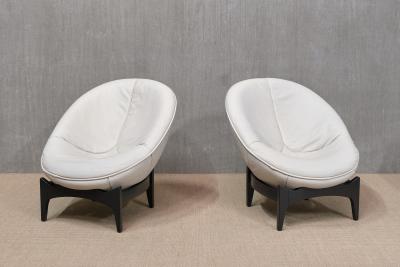 Emiel Veranneman Emiel Veranneman Pair of Oval White Leather Armchairs De Sede Switzerland 1992