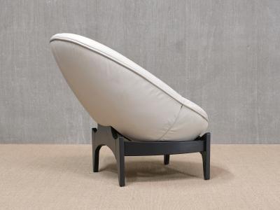 Emiel Veranneman Emiel Veranneman Pair of Oval White Leather Armchairs De Sede Switzerland 1992