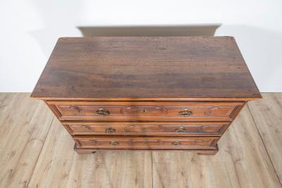 Emilian Bolognese Walnut Chest of Drawers with Rusticated Drawers Mid 17th Cent