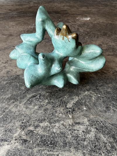 Emilio Flores AVE DE PRESA bronze sculpture