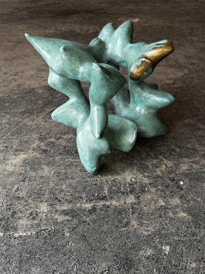 Emilio Flores AVE DE PRESA bronze sculpture