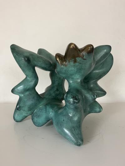 Emilio Flores AVE DE PRESA bronze sculpture