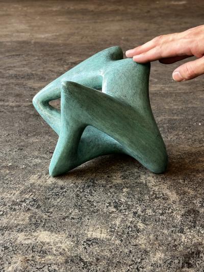 Emilio Flores ESTRELA DE T NEL bronze sculpture