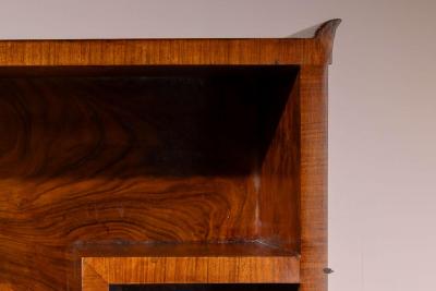 Emilio Lancia Emilio Lancia display cabinet in walnut and walnut burl Italy 1930s