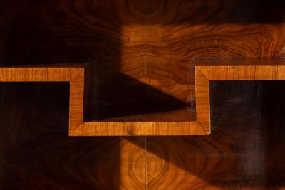 Emilio Lancia Emilio Lancia display cabinet in walnut and walnut burl Italy 1930s