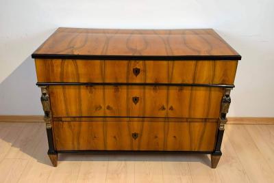 Empire Commode Walnut Veneered with Caryatids Austria Vienna circa 1810 15