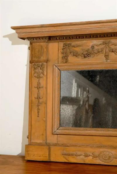 English 1780s Georgian Period Pine Mirror with Original Glass and Carved Swags