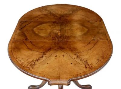 English 1920s Walnut Occasional Extension Table with Butterfly Veneer and Leaf