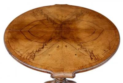 English 1920s Walnut Occasional Extension Table with Butterfly Veneer and Leaf
