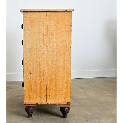English 19th Century Chest of Drawers