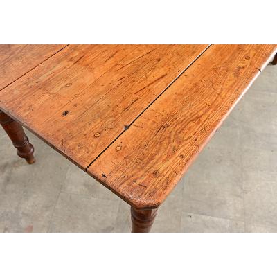 English 19th Century Pine Farmhouse Table