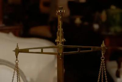 English Brass Bankers Balance Scale from the 19th Century with Circular Pans