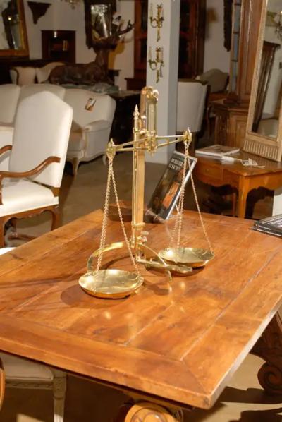 English Brass Bankers Balance Scale from the 19th Century with Circular Pans
