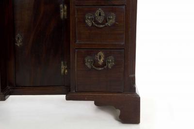 English Chippendale Mahogany Kneehole Desk
