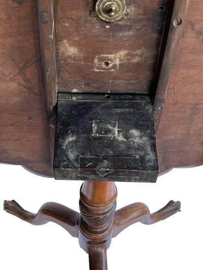 English George III Hand Carved Walnut Tripod Tilt Top Supper Tea Table
