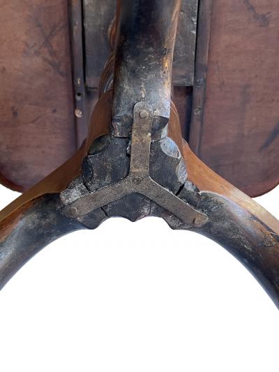 English George III Hand Carved Walnut Tripod Tilt Top Supper Tea Table