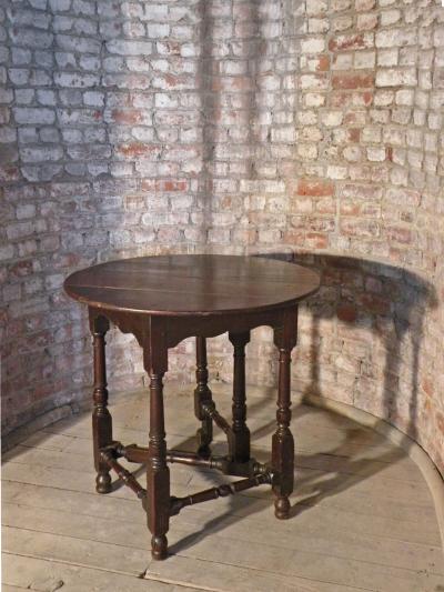 English Oak Small Round Early 18th Century Drop Leaf Table