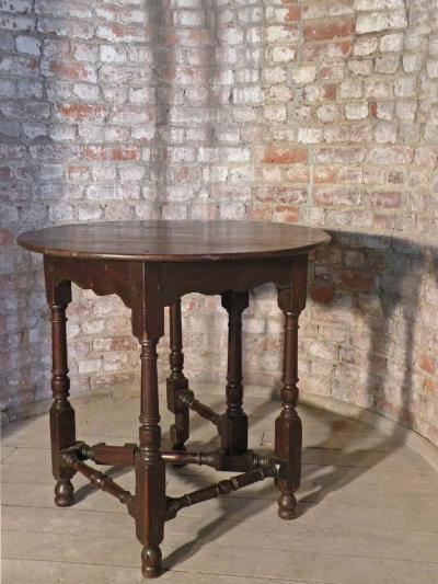 English Oak Small Round Early 18th Century Drop Leaf Table