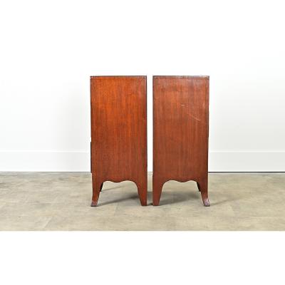 English Pair of Federal style Mahogany Bedside Tables
