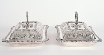 English Pair of Silver Plated Tableware Serving Dishes