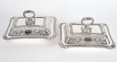 English Pair of Silver Plated Tableware Serving Dishes