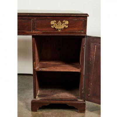 English Partners Desk