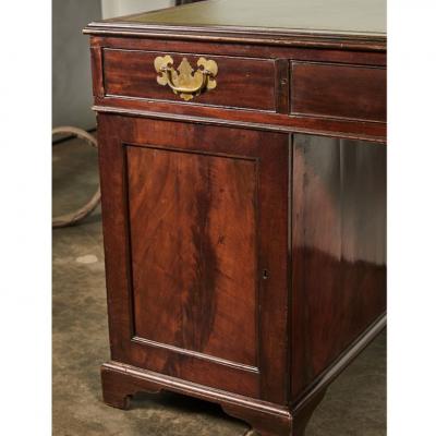 English Partners Desk