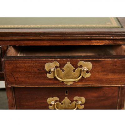 English Partners Desk