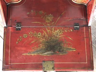 English Queen Anne Early 18th Century Red Chinoiserie Lacquer Desk Commode