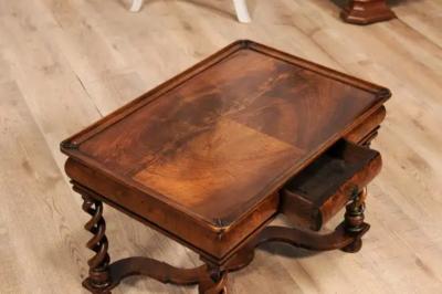 English Queen Anne Style 1910 Burl Walnut Coffee Table with Bookmatched Tray Top