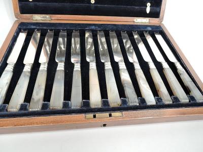 English Regency Classical Sterling Silver Agate Fruit Set for 12