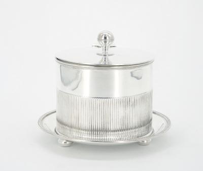 English Sheffield Silver Plate Covered Round Shape Tea Caddy