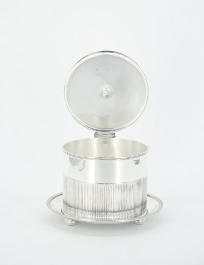 English Sheffield Silver Plate Covered Round Shape Tea Caddy