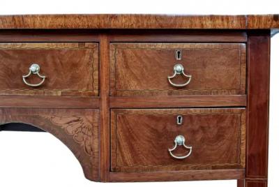 English Victorian 1860s Walnut and Mahogany Bowfront Sideboard with Five Drawers