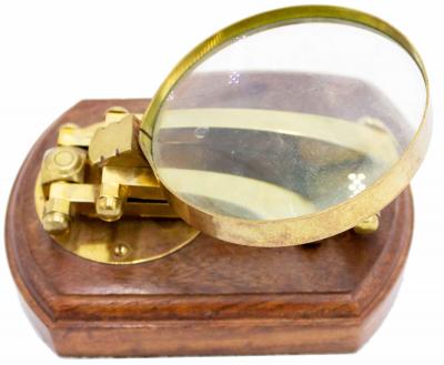 English Victorian Adjustable Magnifying Glass