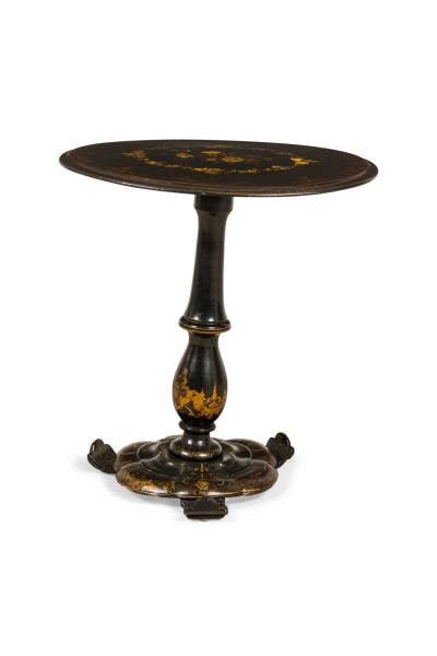 English Victorian Gilt Painted and Lacquered Oval Top End Side Table