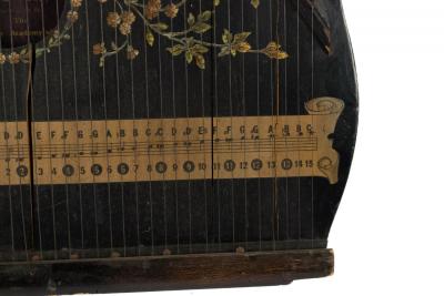 English Victorian Lacquered Zither