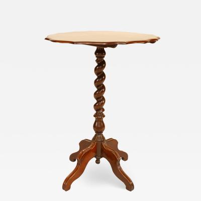 English Victorian Mahogany Scalloped End Table