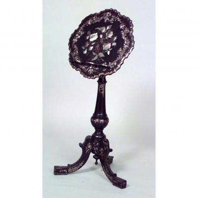English Victorian Papier mach pearl inlaid black lacquered round adjustable mus