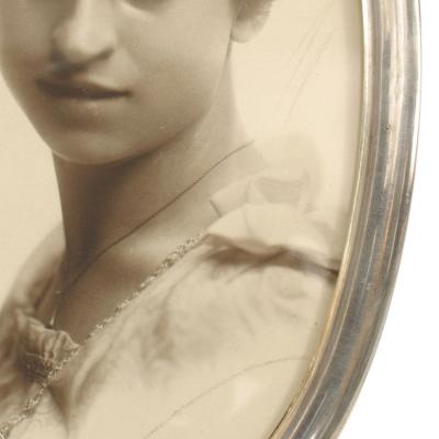 English Victorian Style Silver Oval Picture Frame