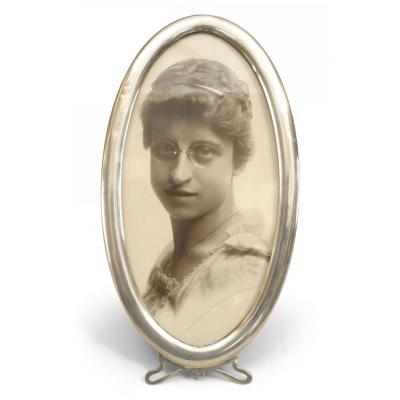 English Victorian Style Silver Oval Picture Frame