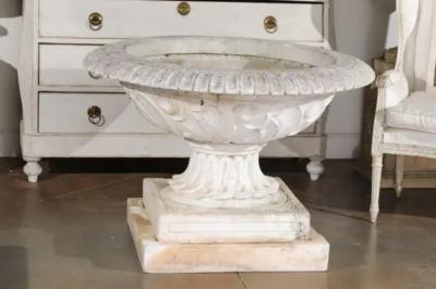 English Vintage 20th Century Cast Stone Fountain with Scoop and Foliage Motifs