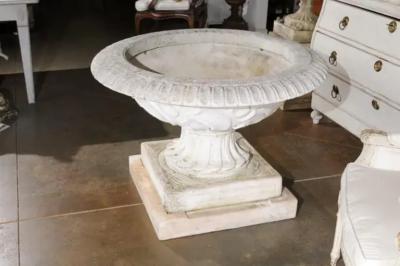 English Vintage 20th Century Cast Stone Fountain with Scoop and Foliage Motifs